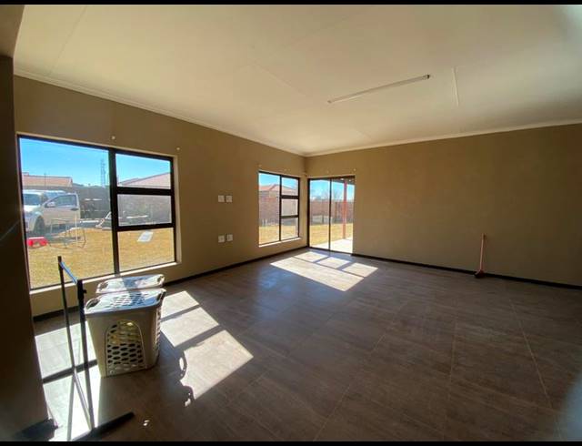 3 BEDROOM PROPERTY TO RENT IN BAILLIE PARK